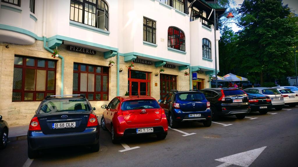 Hotel Tantzi Sinaia Exterior photo